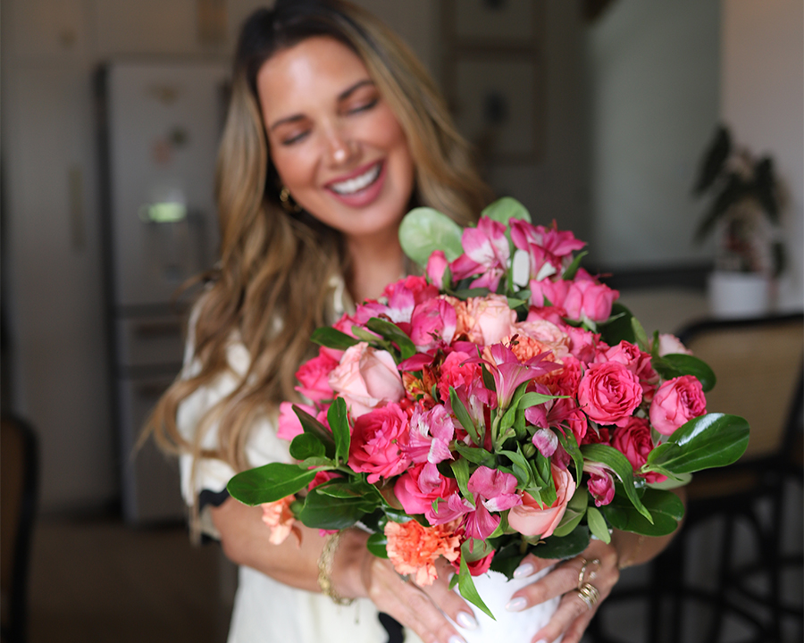 Expert Floral Delivery Services with Fresh Flower Arrangements